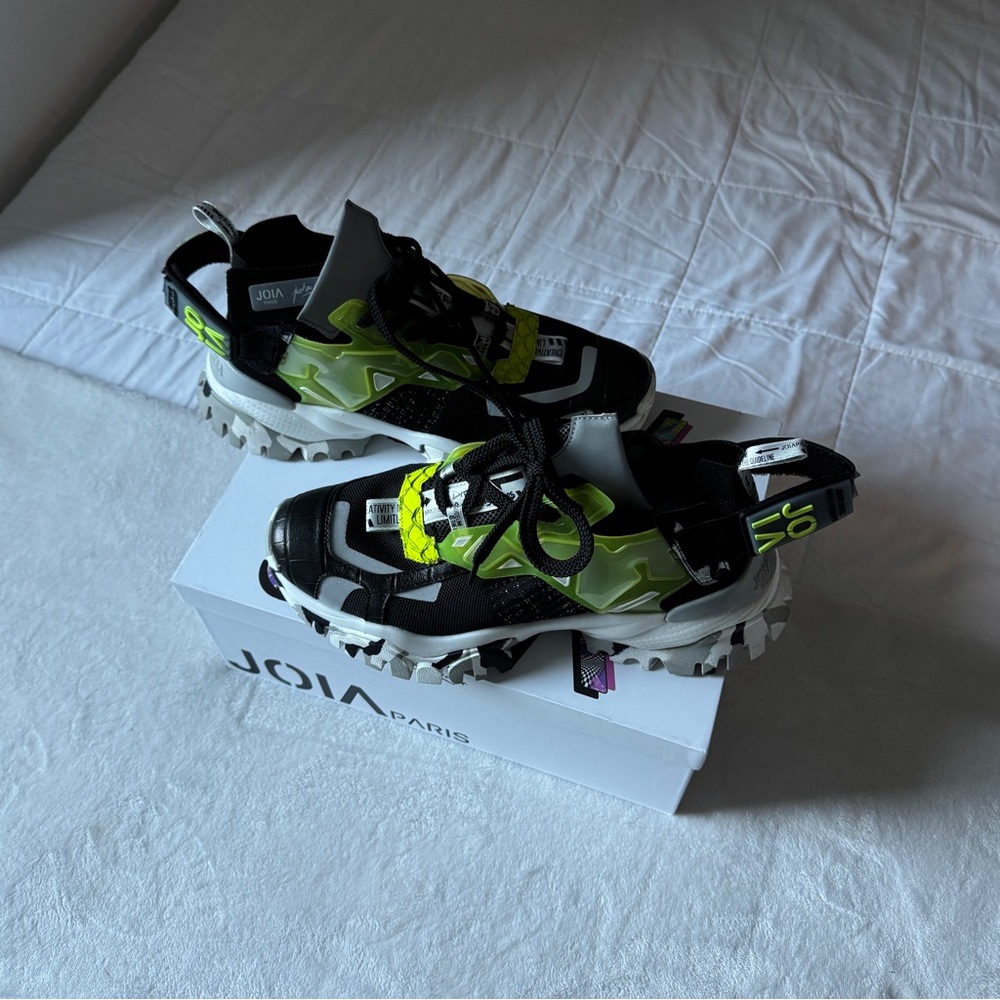 Joia Paris Black Sneakers